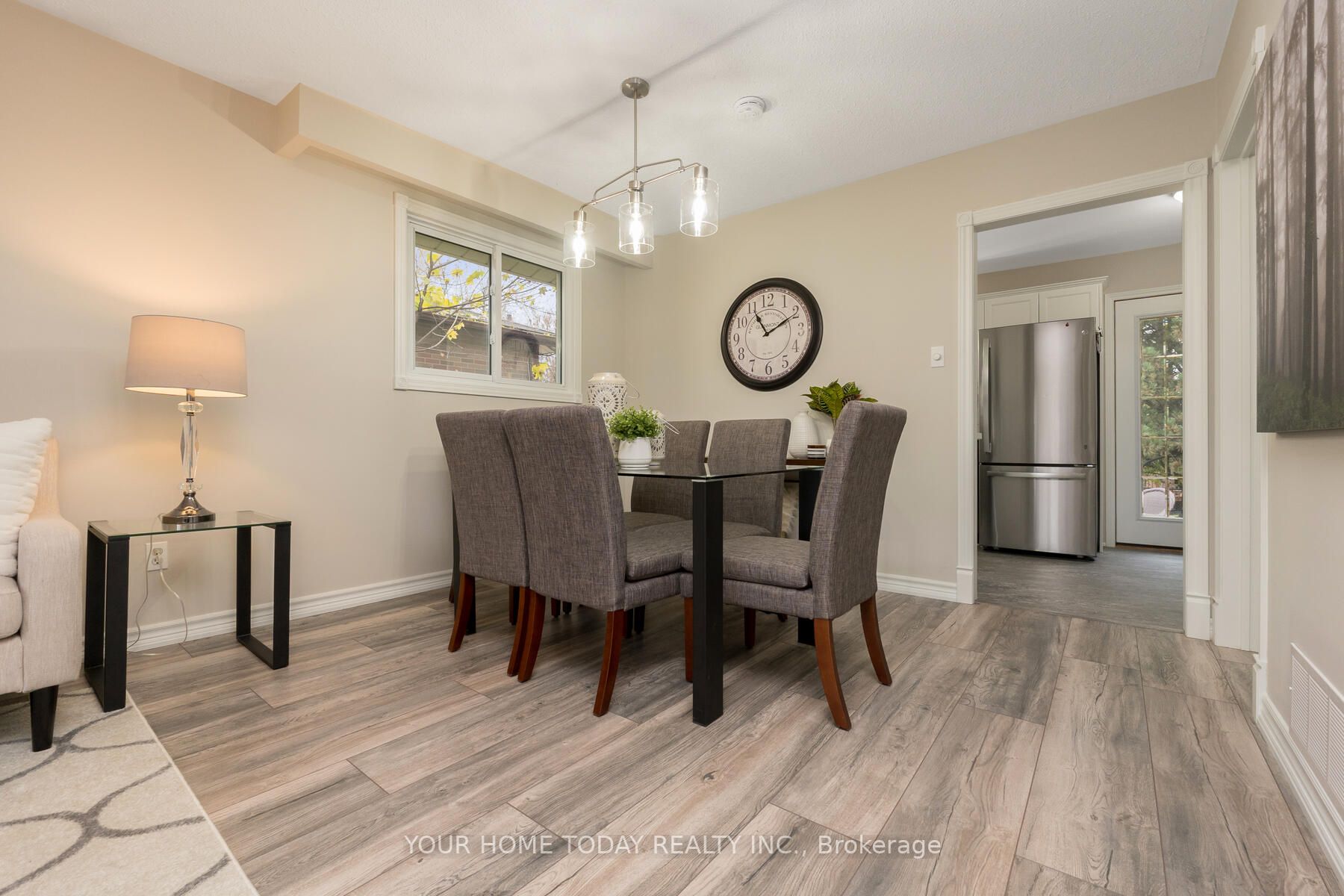 42 Moore Park Cres