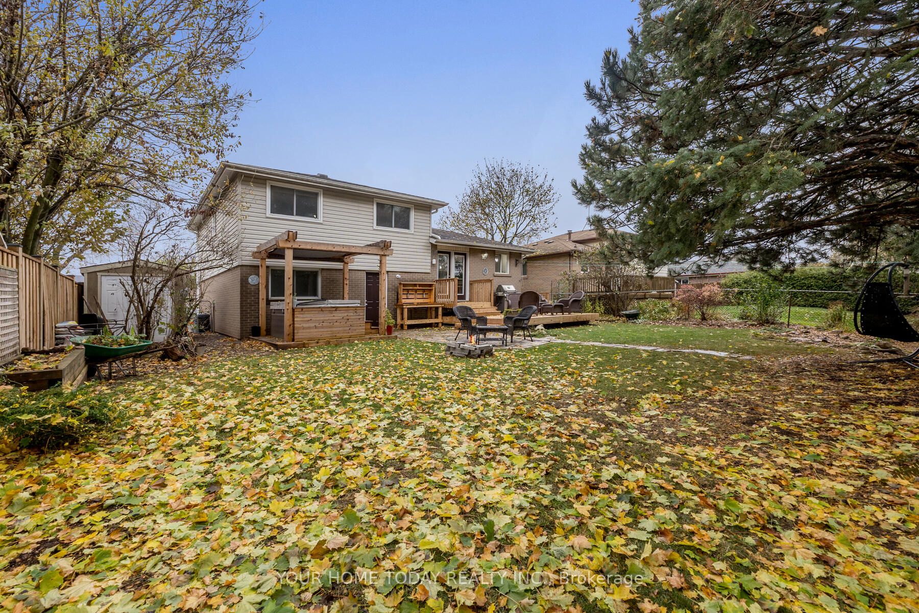 42 Moore Park Cres