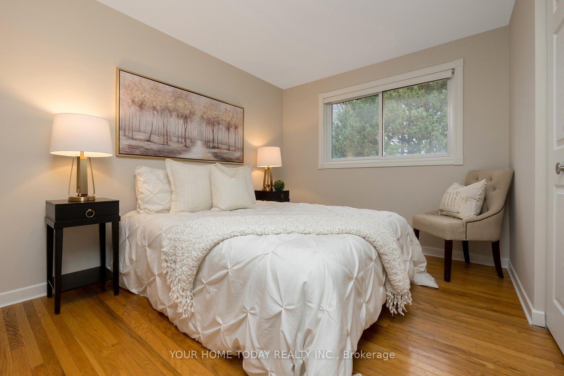 42 Moore Park Cres
