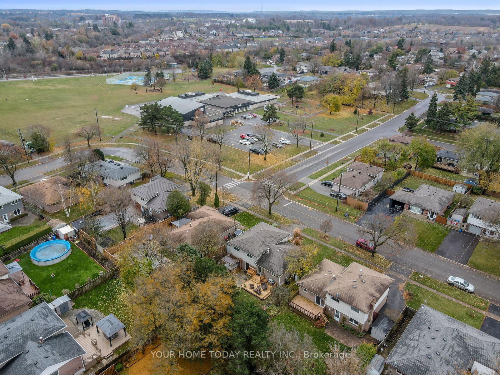 42 Moore Park Cres