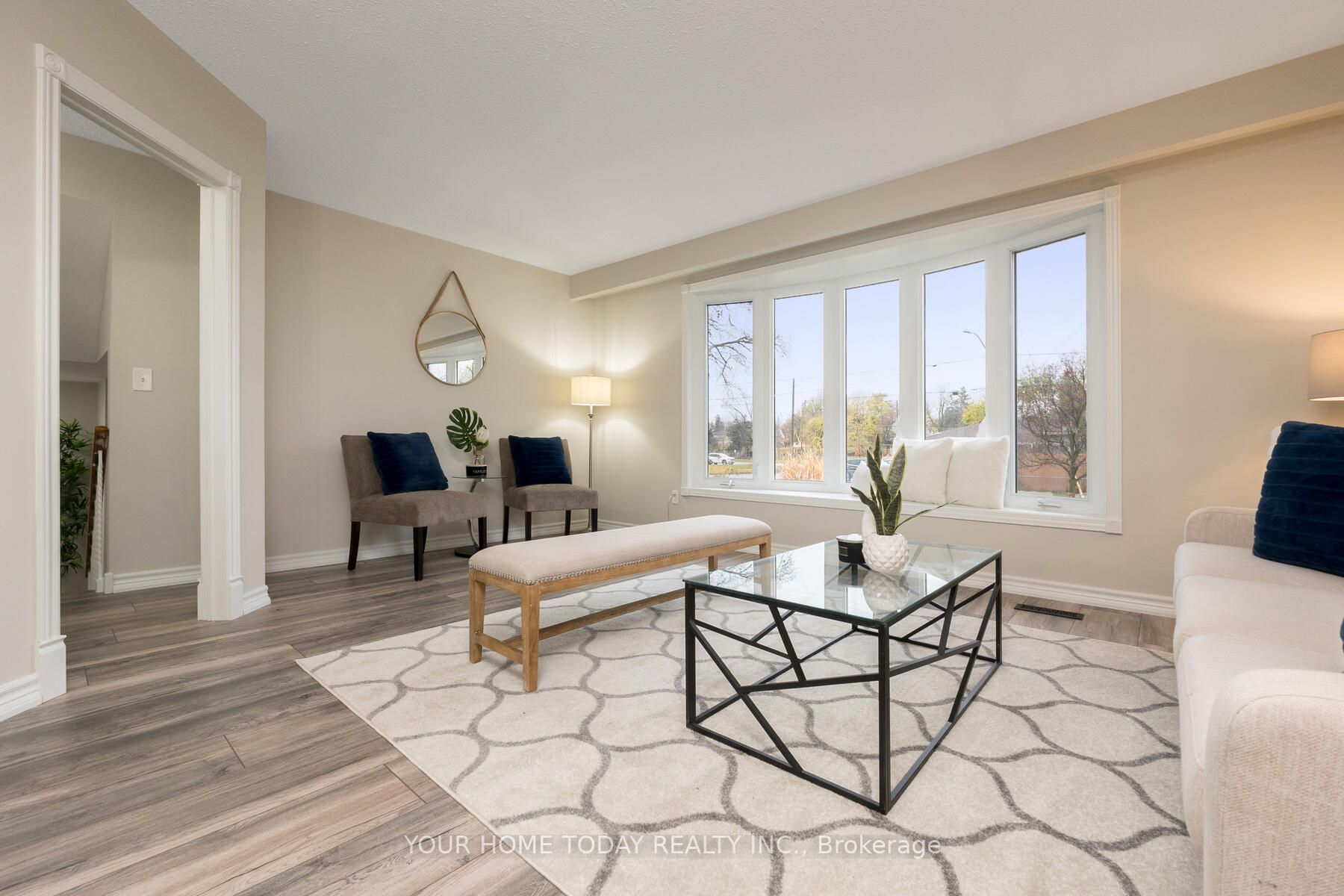 42 Moore Park Cres