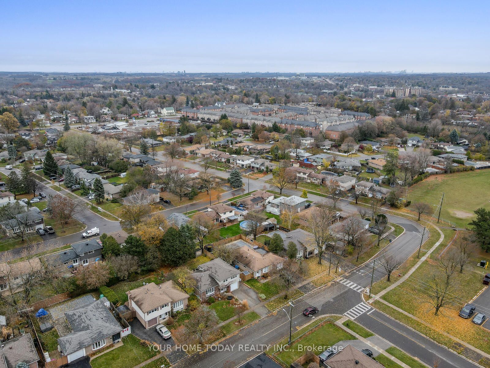 42 Moore Park Cres