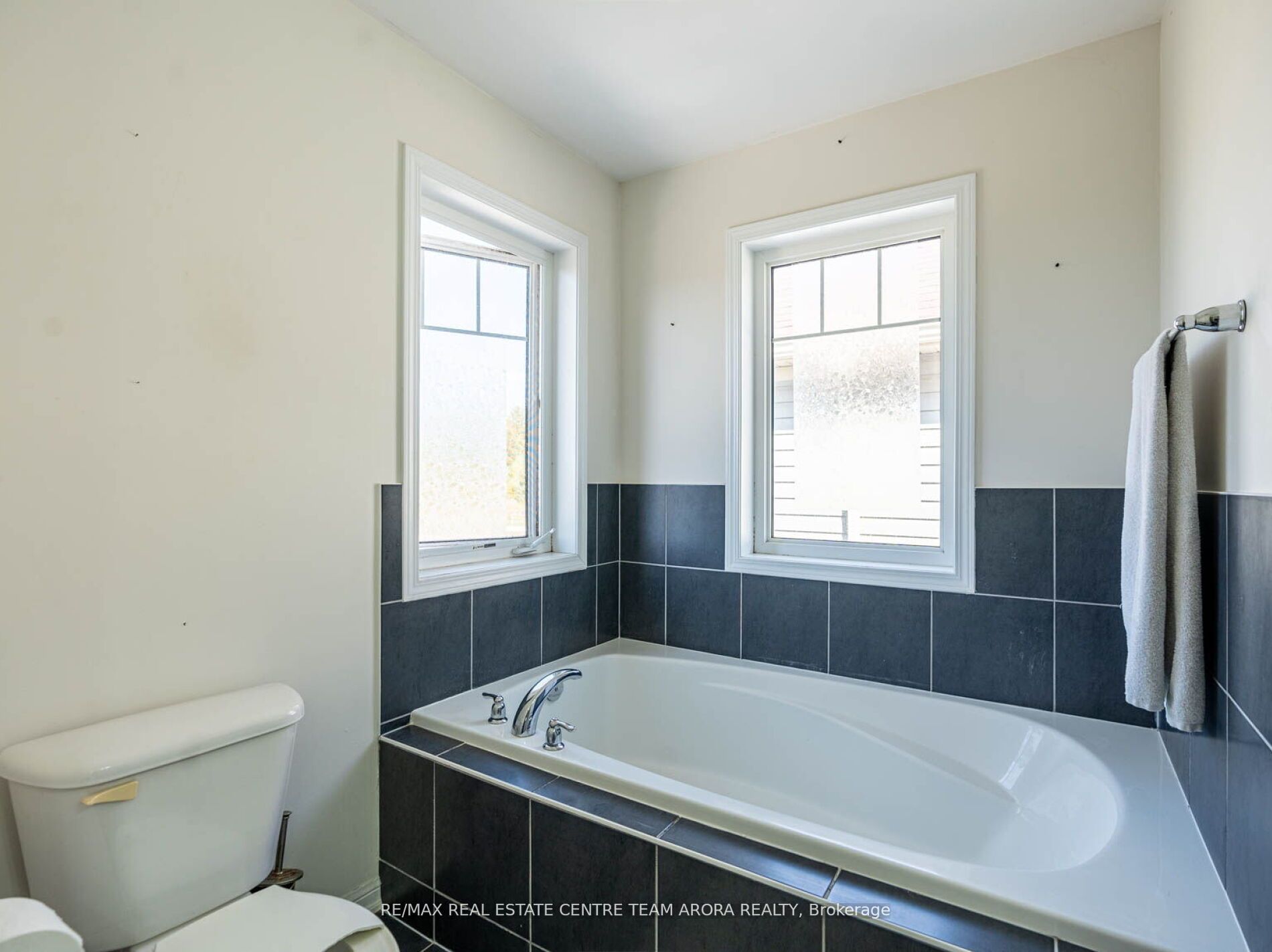 46 Old Cleeve Cres
