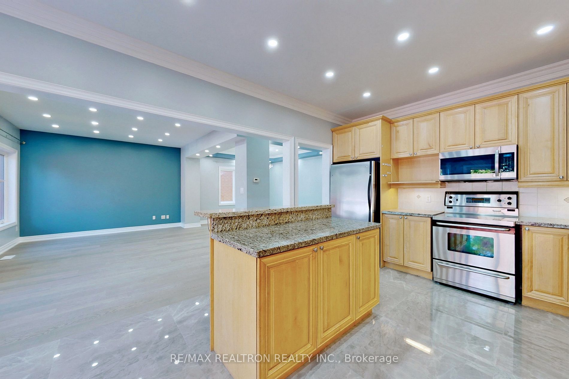 1093 Lamplight Way