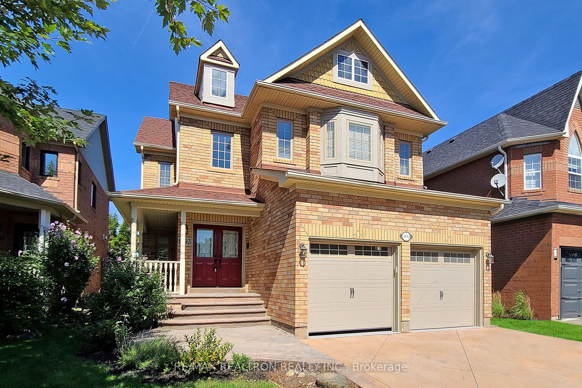 1093 Lamplight Way
