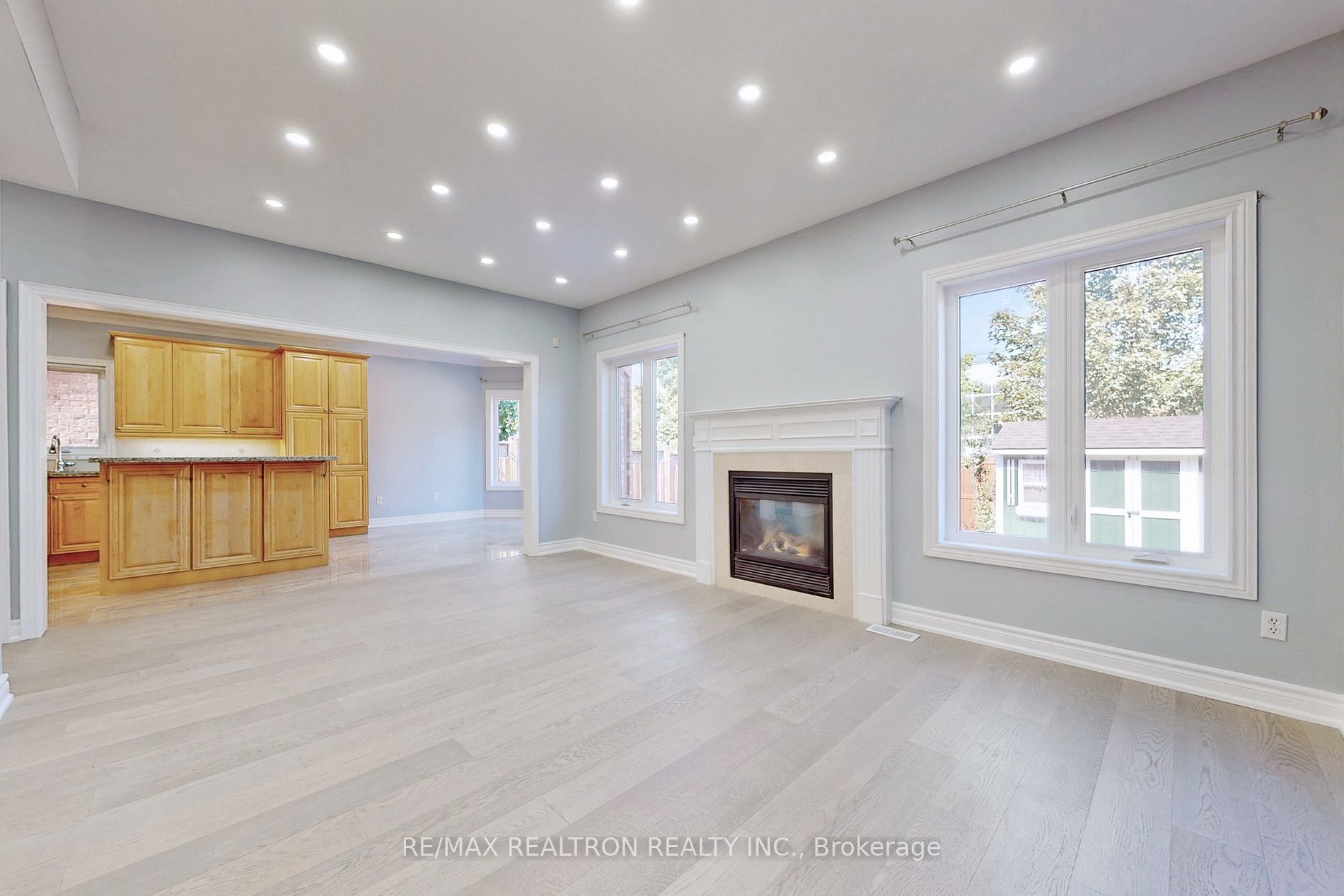 1093 Lamplight Way