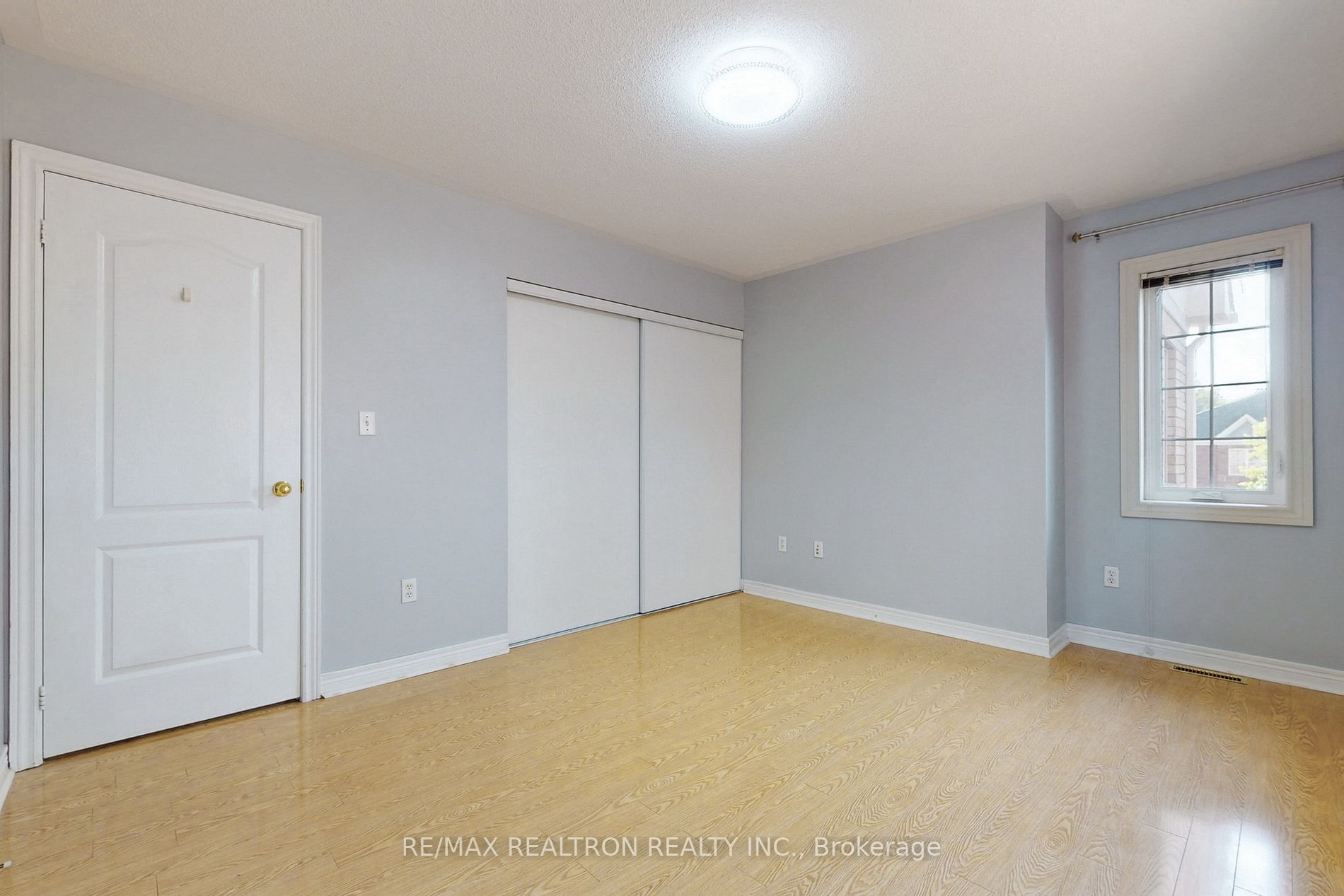 1093 Lamplight Way