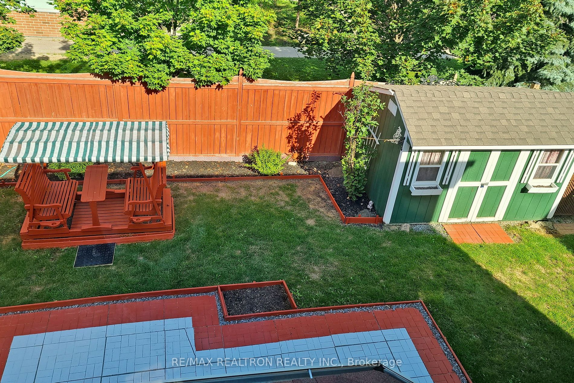 1093 Lamplight Way