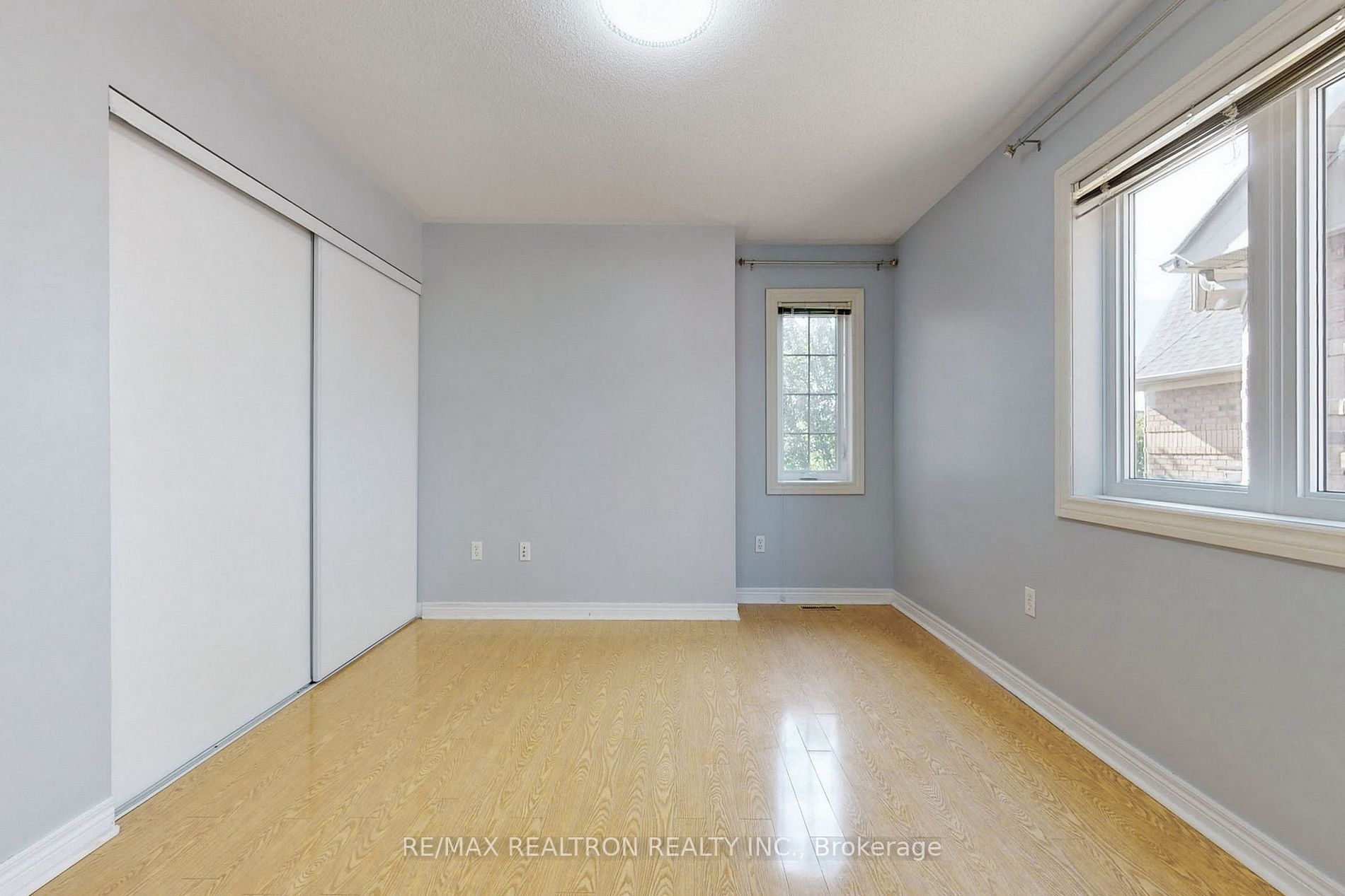 1093 Lamplight Way