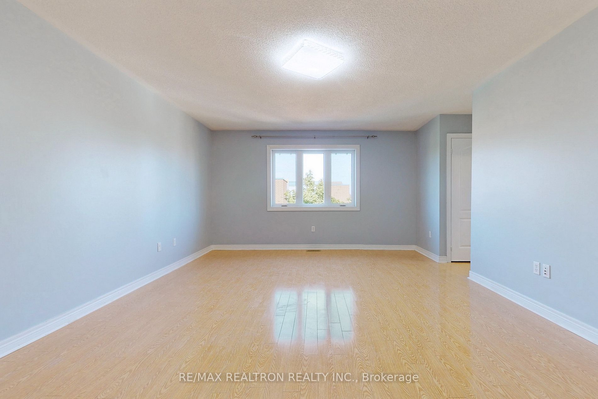 1093 Lamplight Way