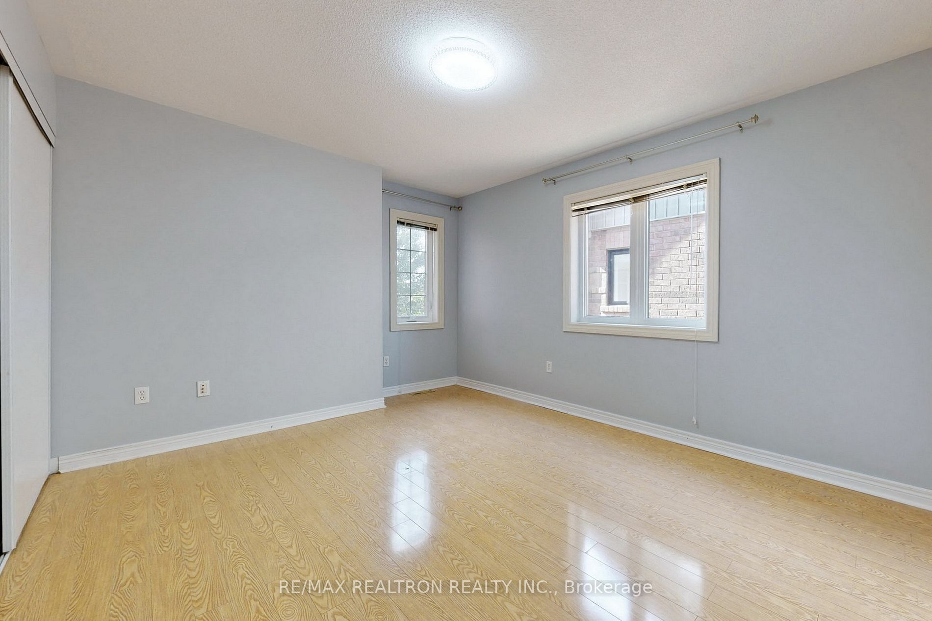 1093 Lamplight Way