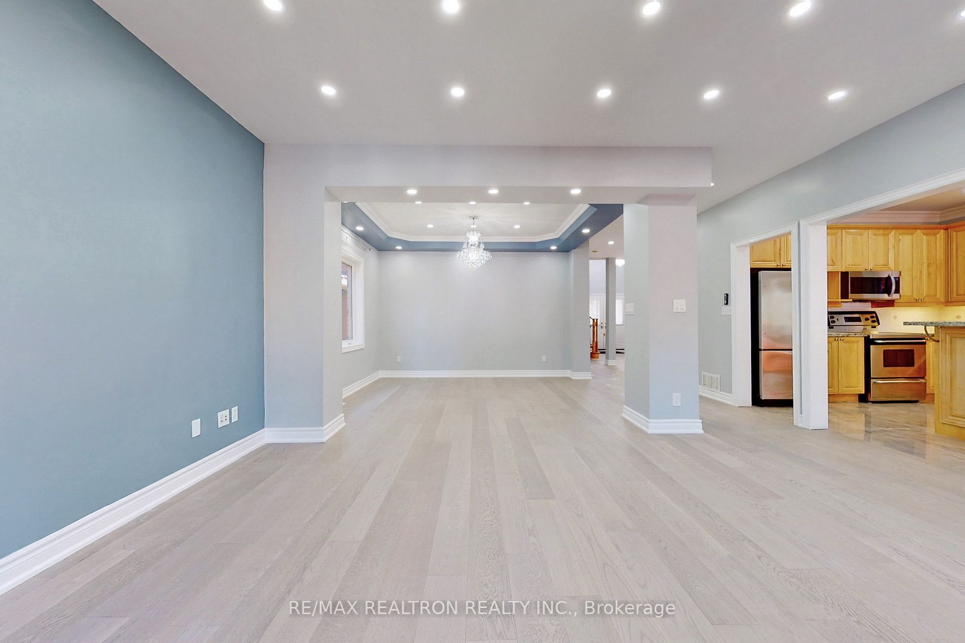 1093 Lamplight Way