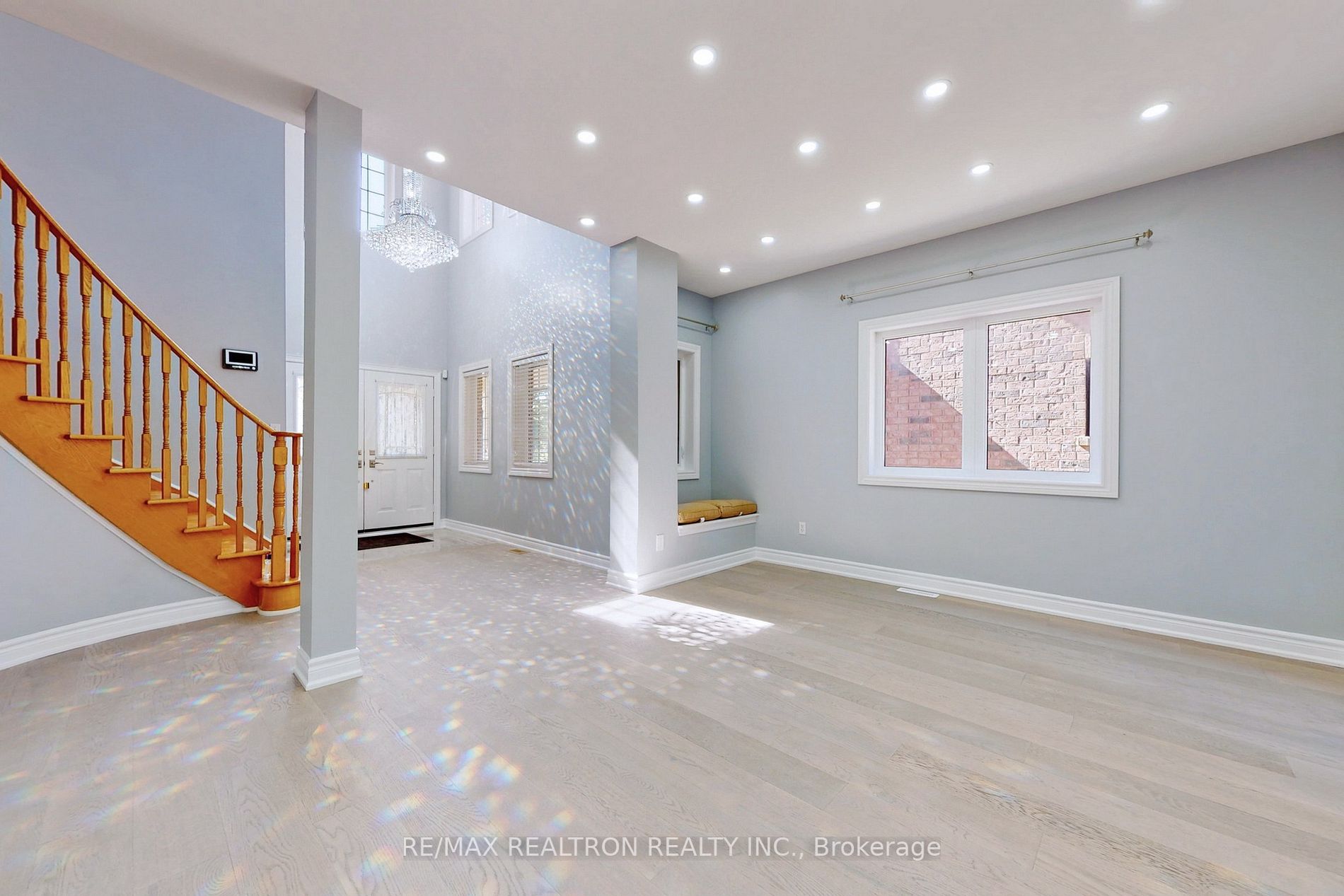 1093 Lamplight Way