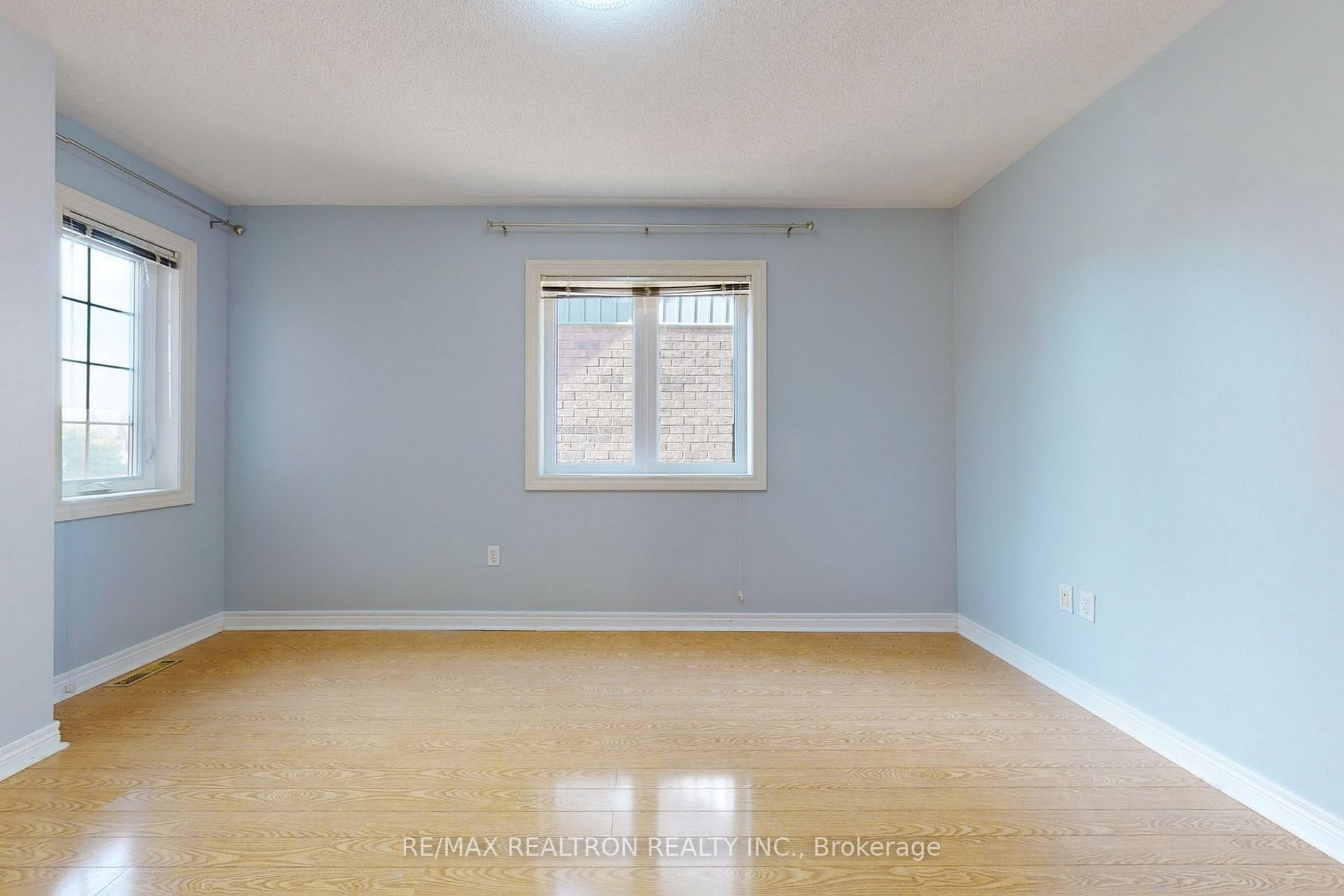 1093 Lamplight Way
