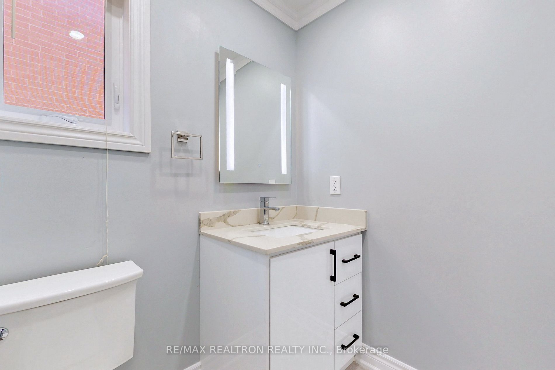 1093 Lamplight Way