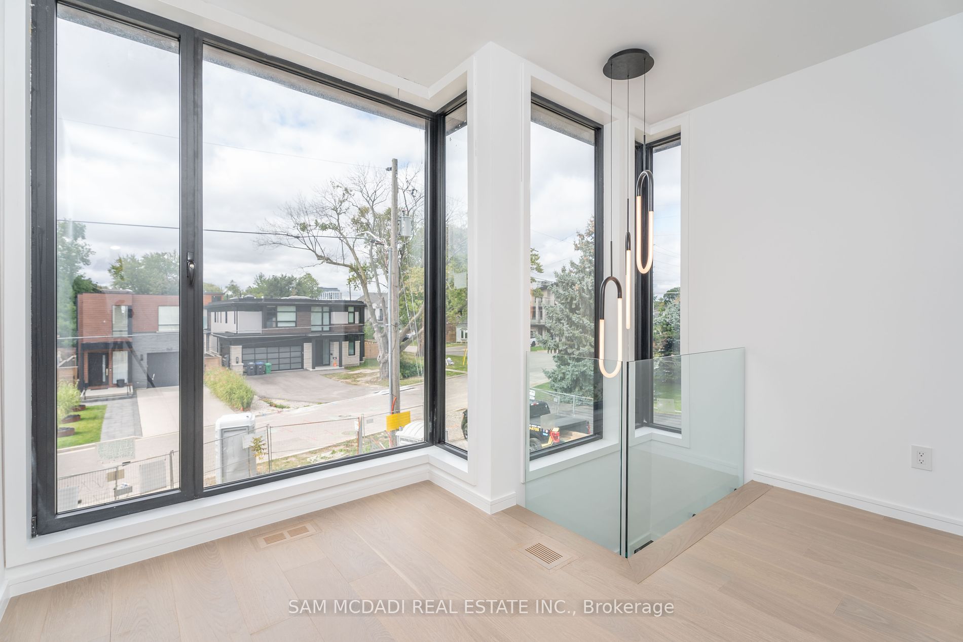 762 Montbeck Cres