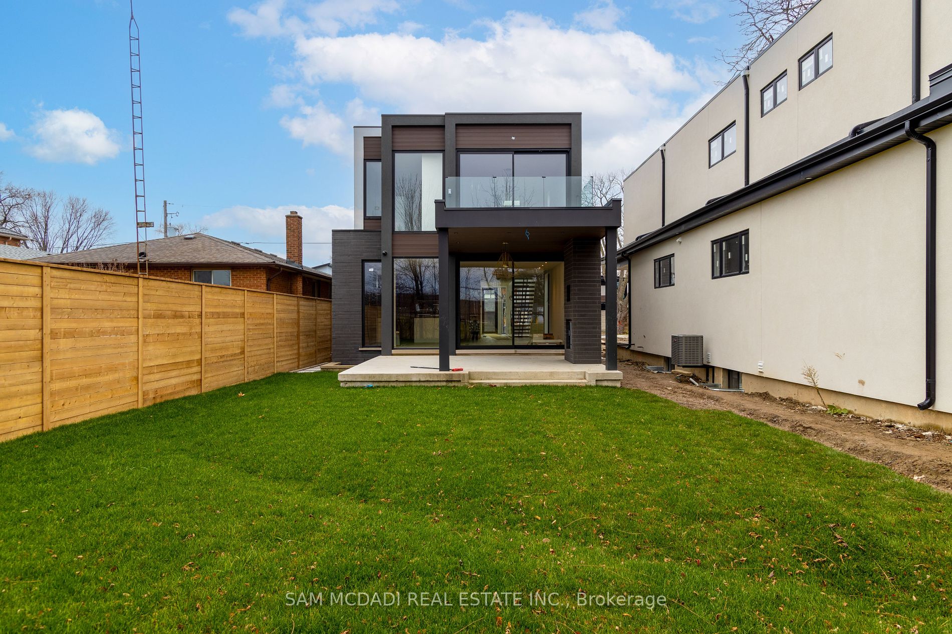 762 Montbeck Cres