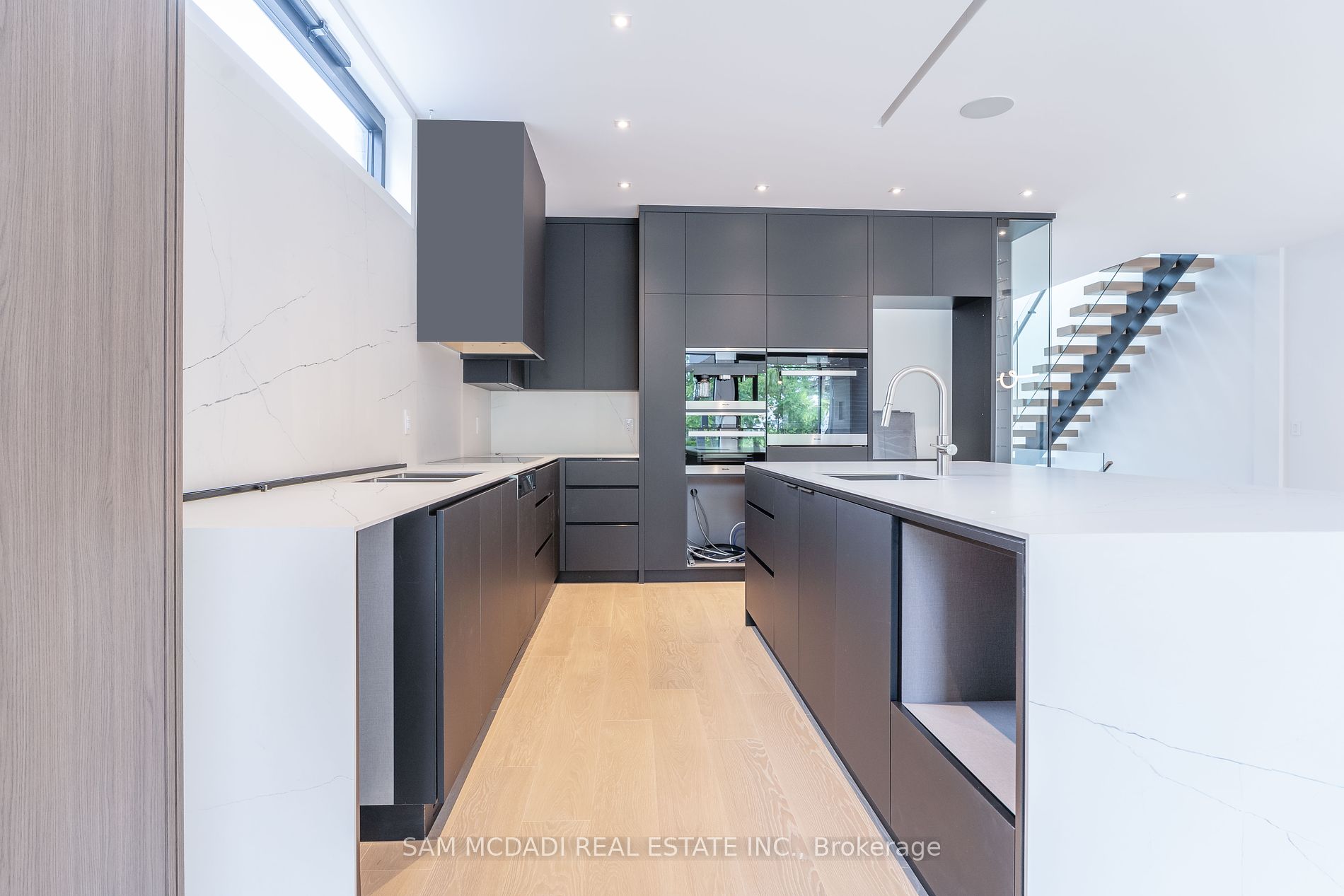 762 Montbeck Cres