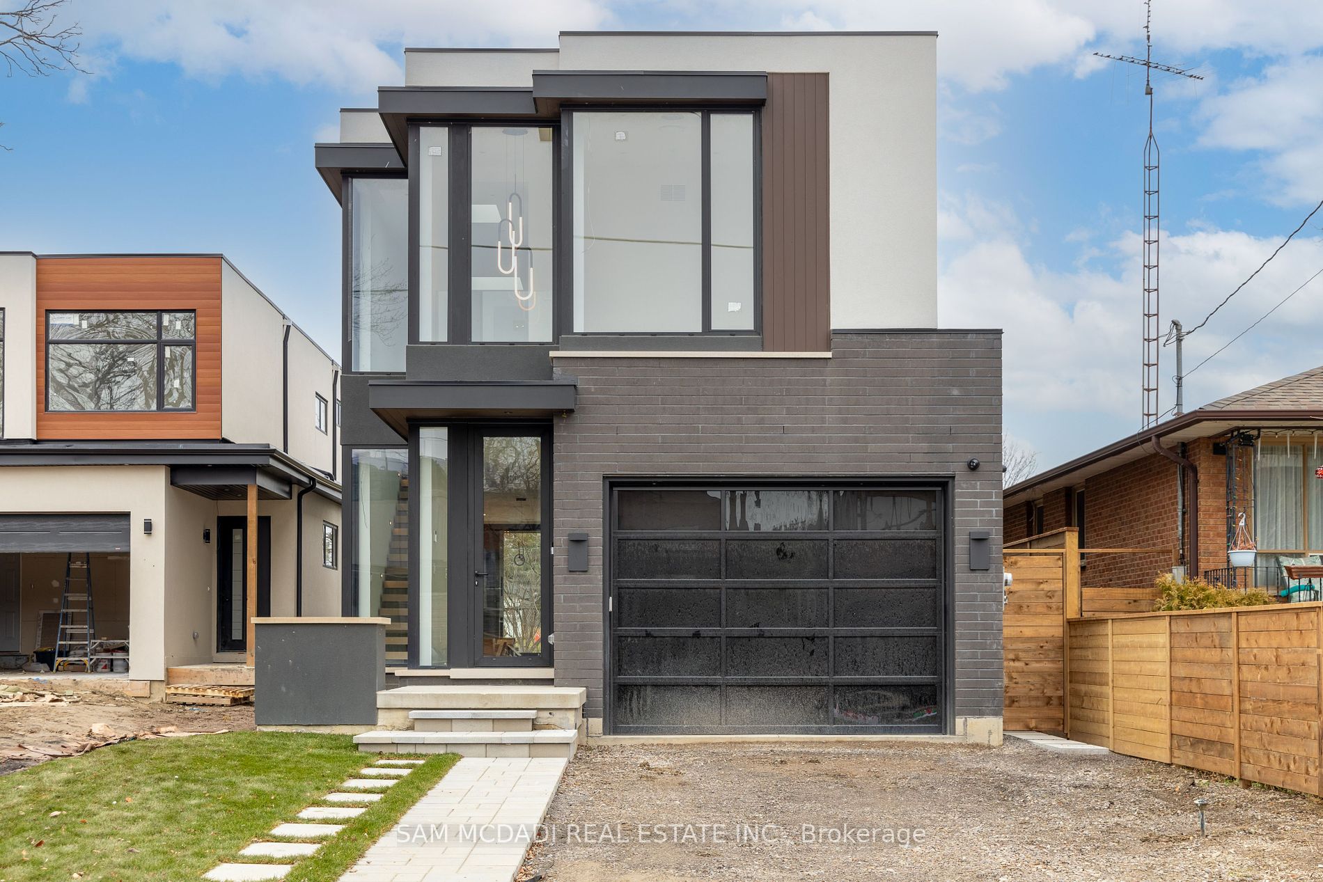 762 Montbeck Cres