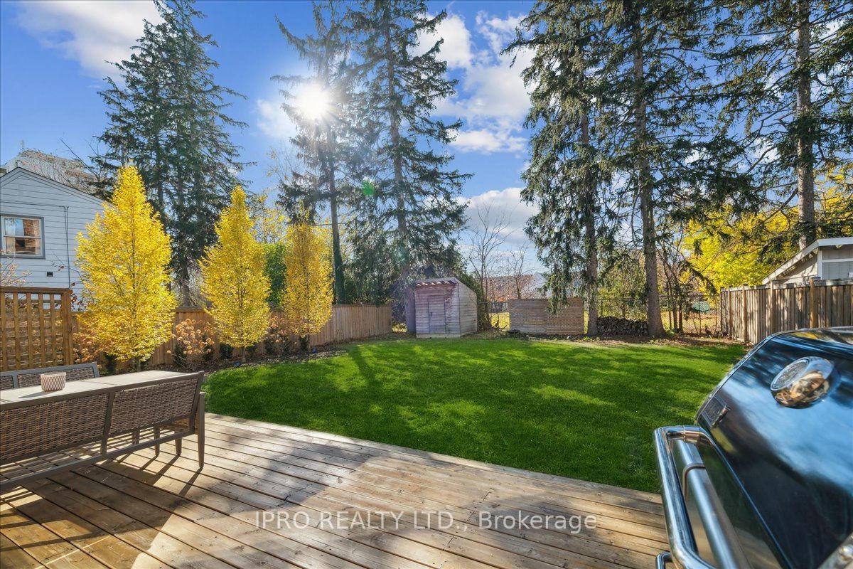 226 Queen Mary Drive