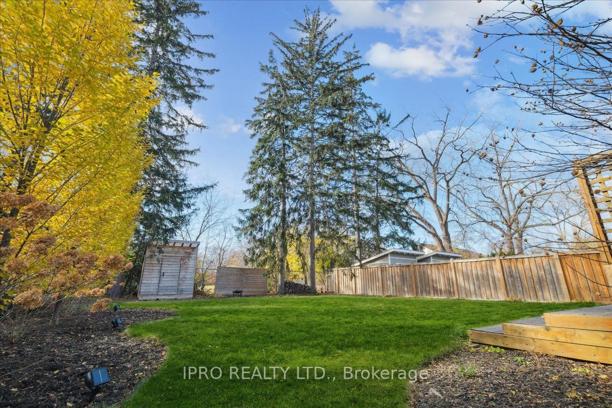 226 Queen Mary Drive