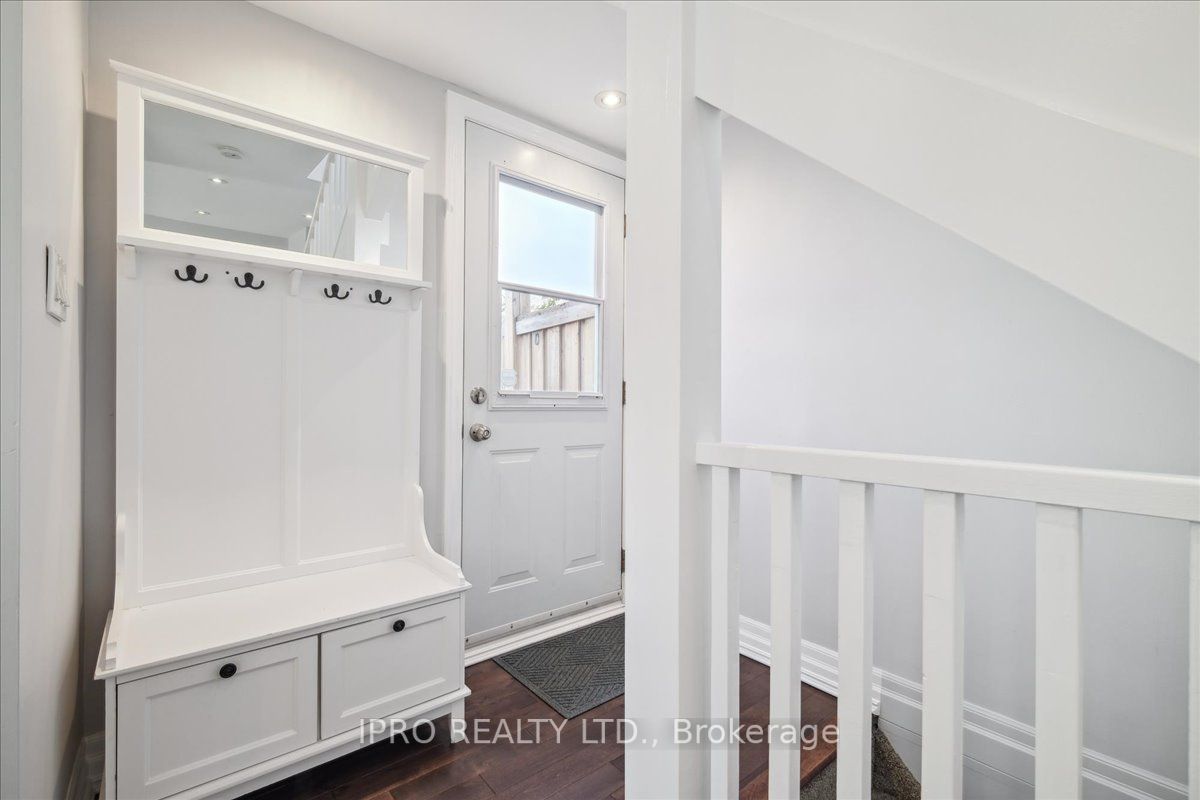 226 Queen Mary Drive