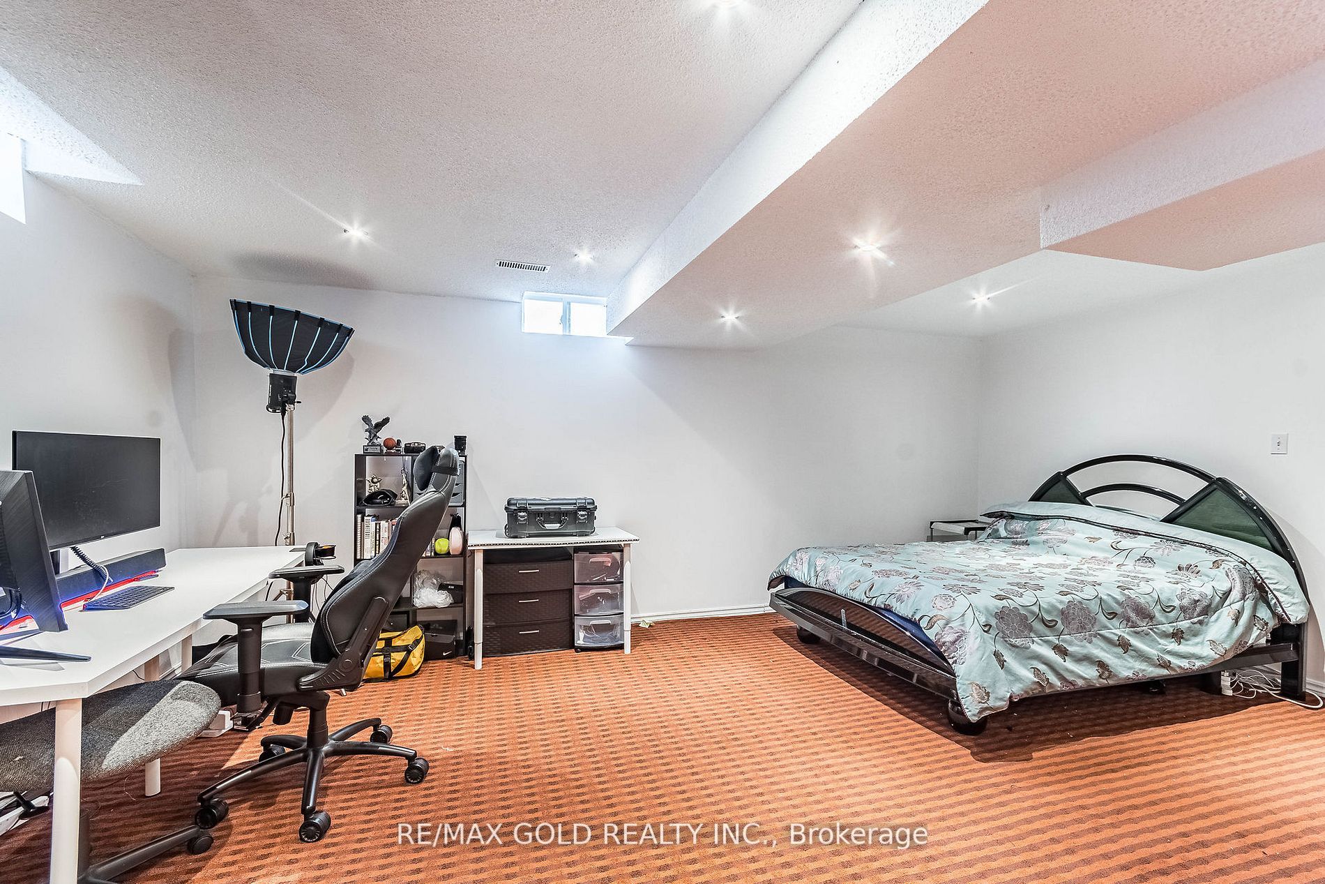 26 Arctic Willow Rd E