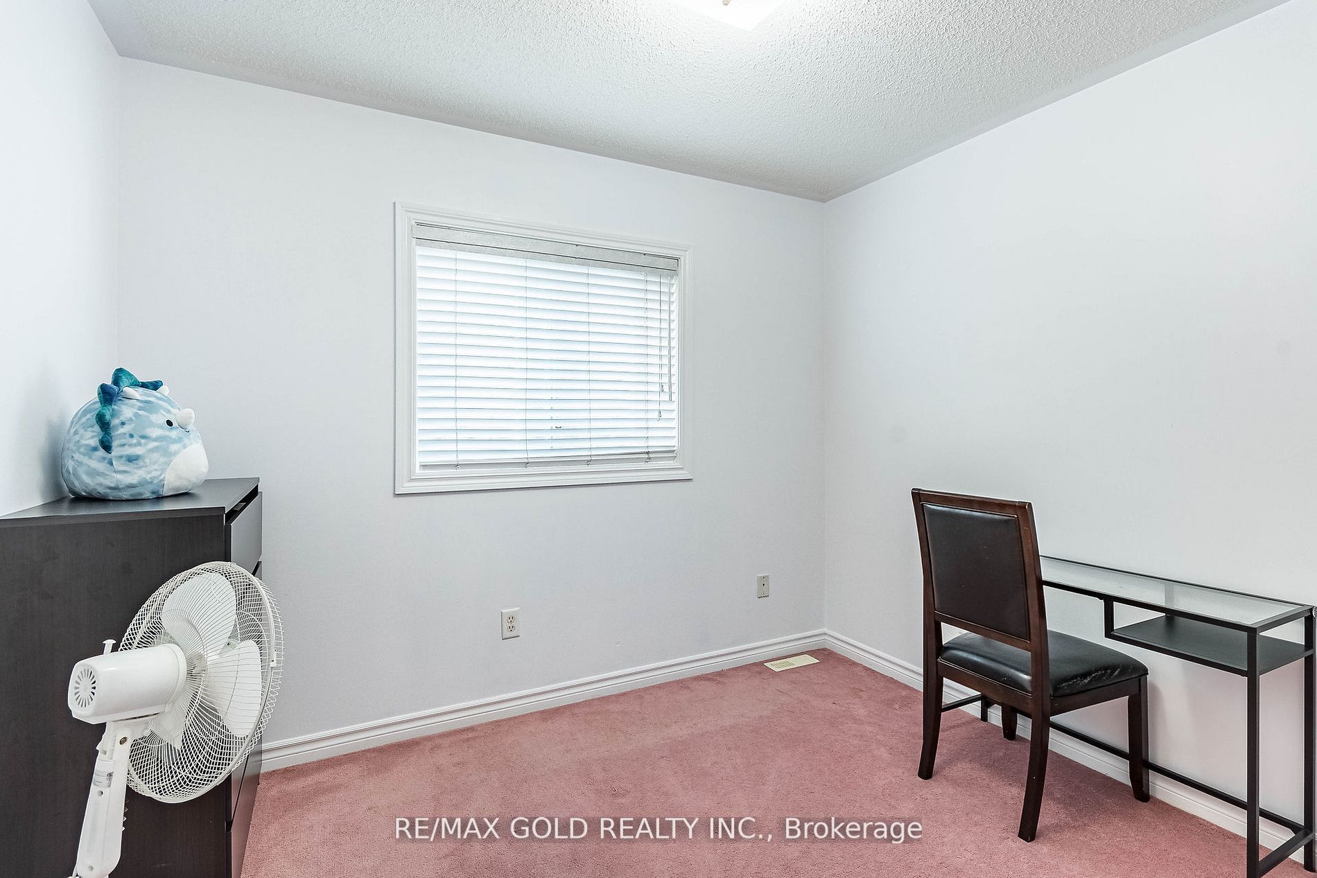 26 Arctic Willow Rd E