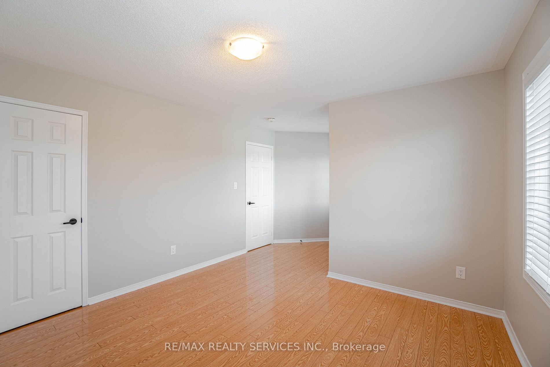 12 Owens Rd