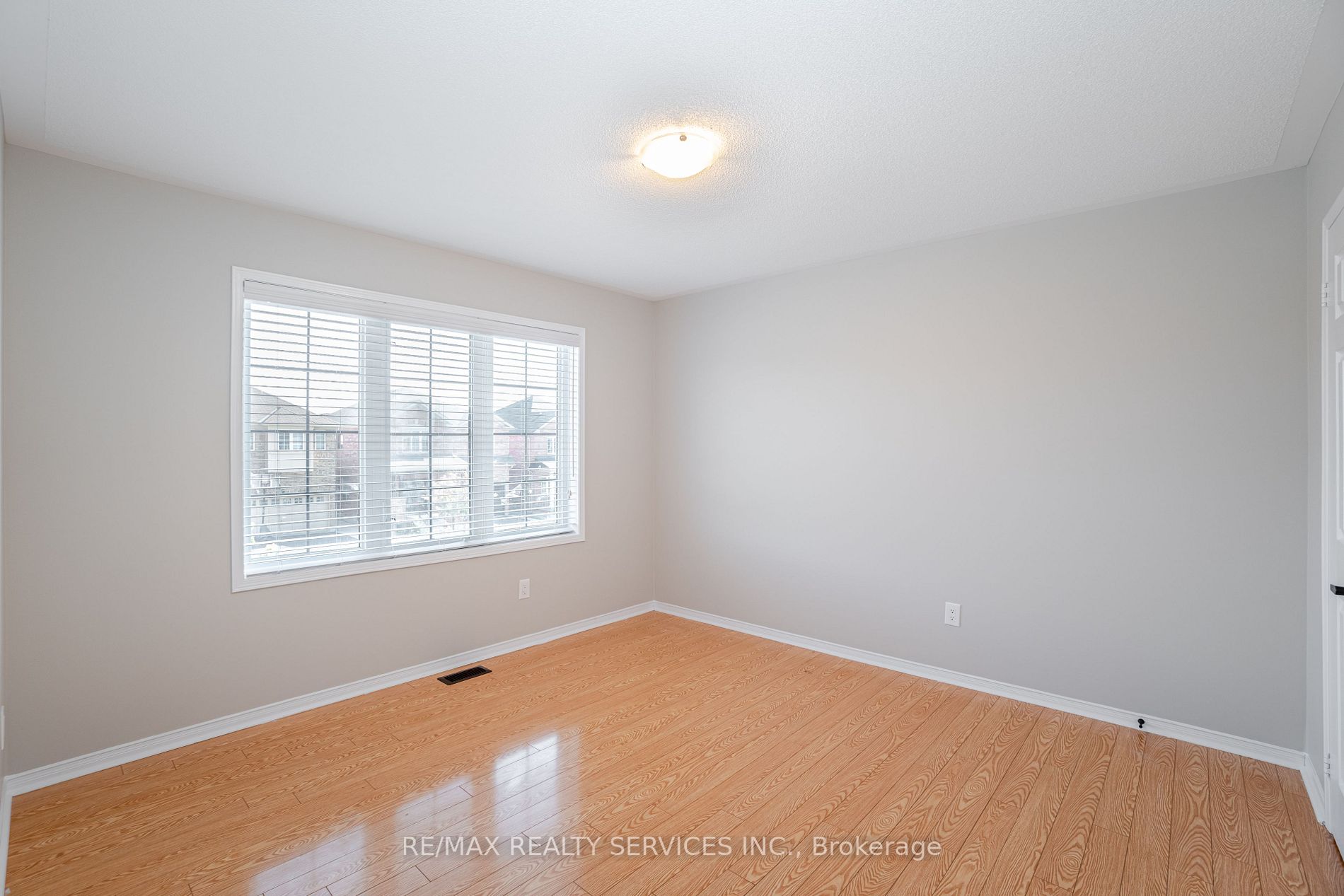 12 Owens Rd