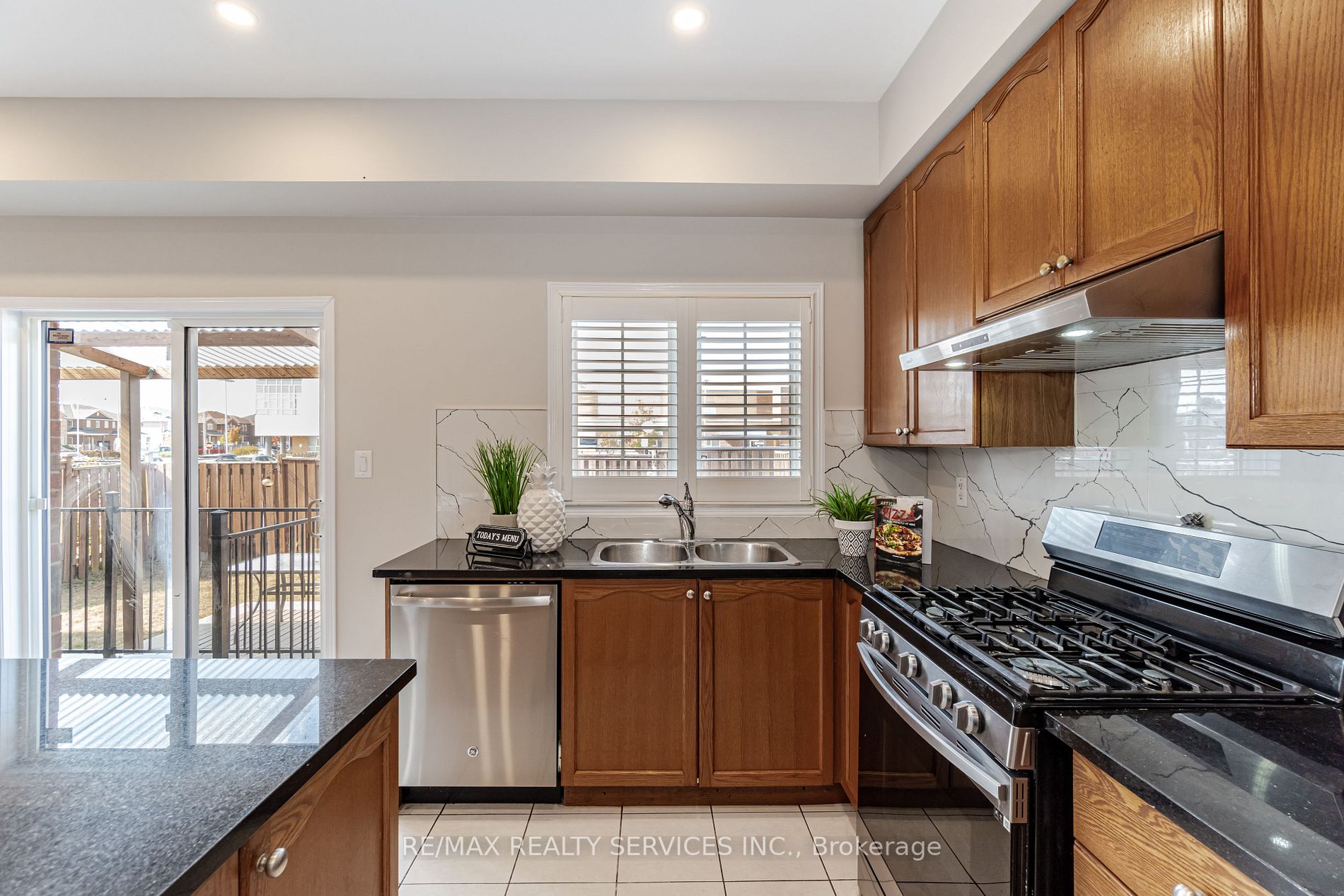 12 Owens Rd