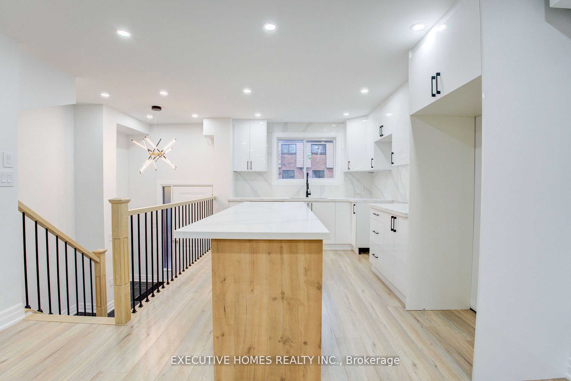 1532 Sixth Line, #13