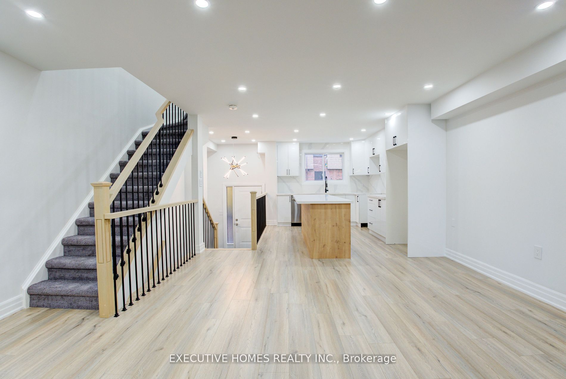 1532 Sixth Line, #13