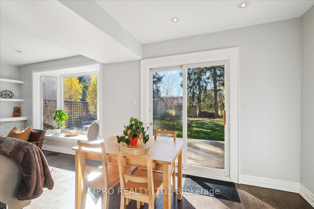 226 Queen Mary Dr