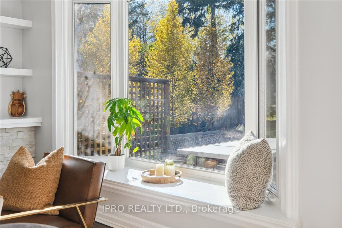 226 Queen Mary Dr