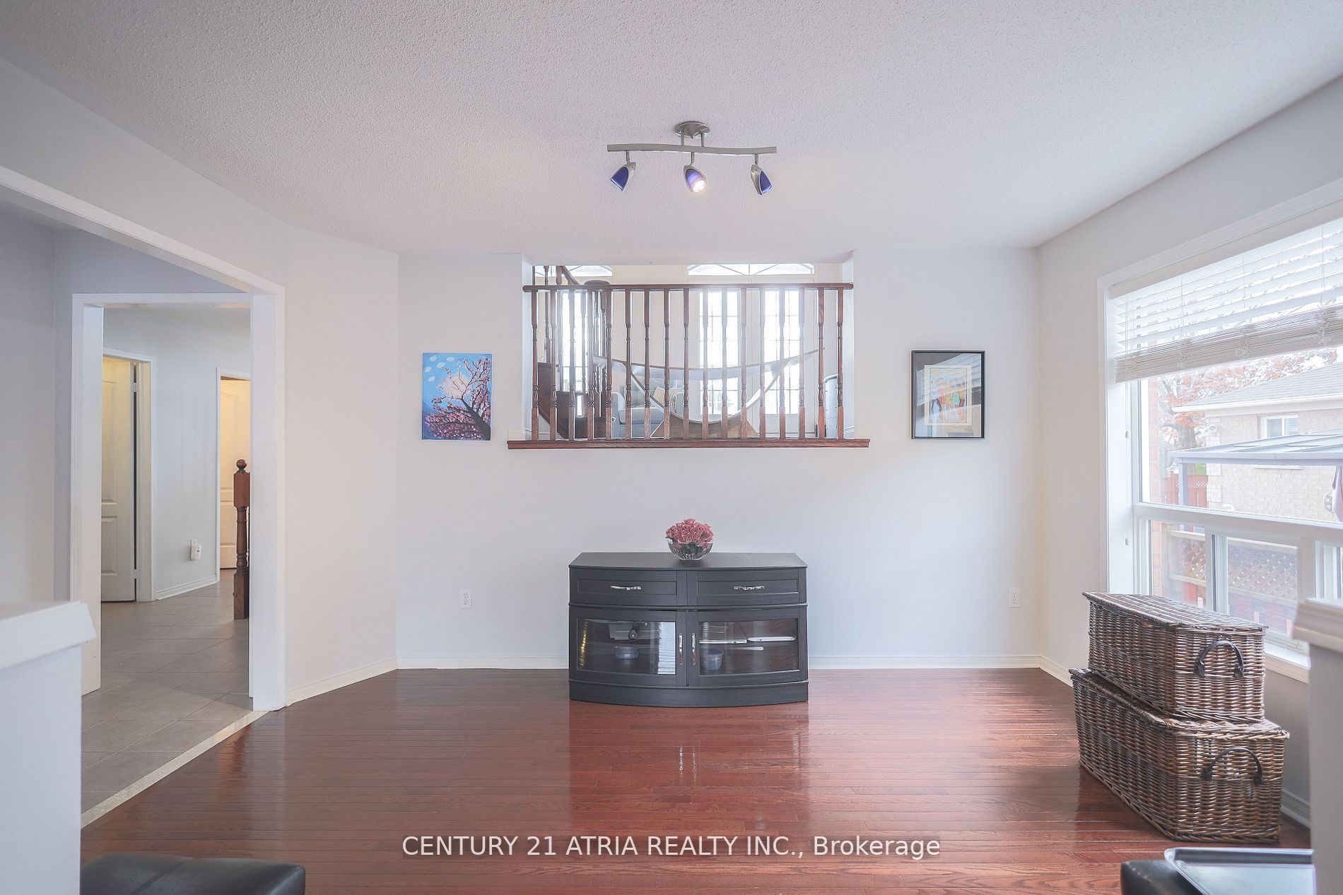 3 Poplar Plains Rd W