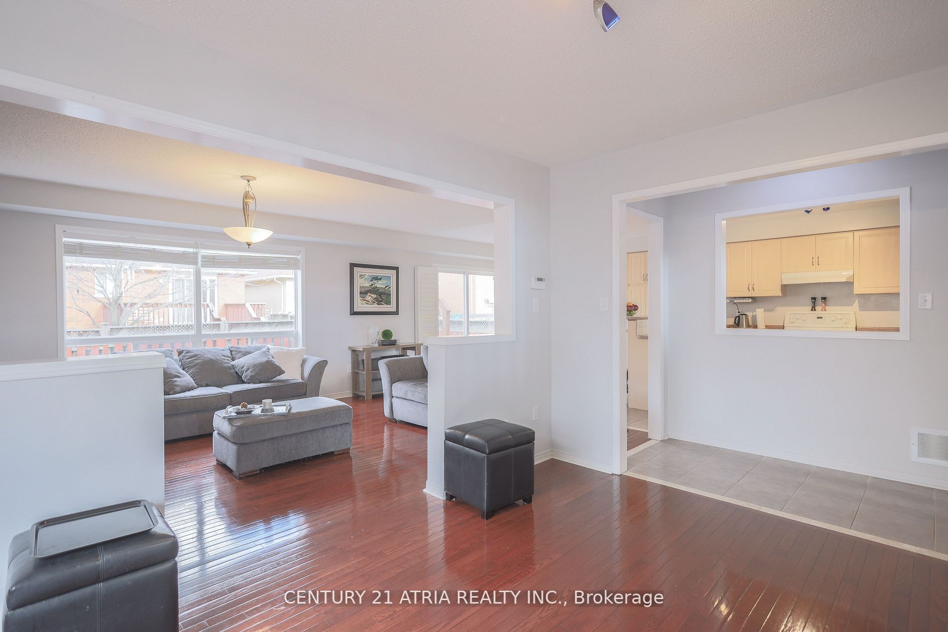 3 Poplar Plains Rd W