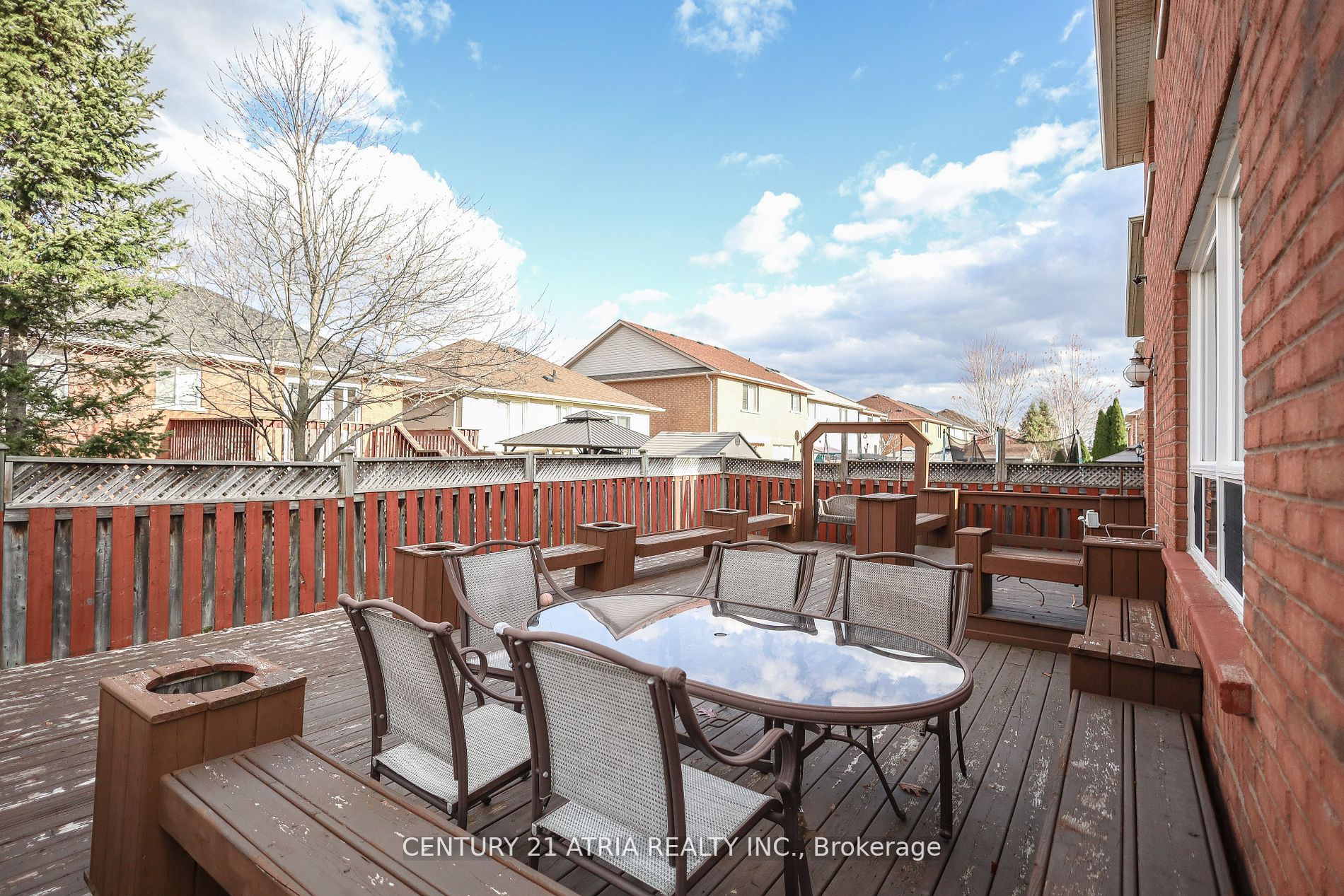 3 Poplar Plains Rd W