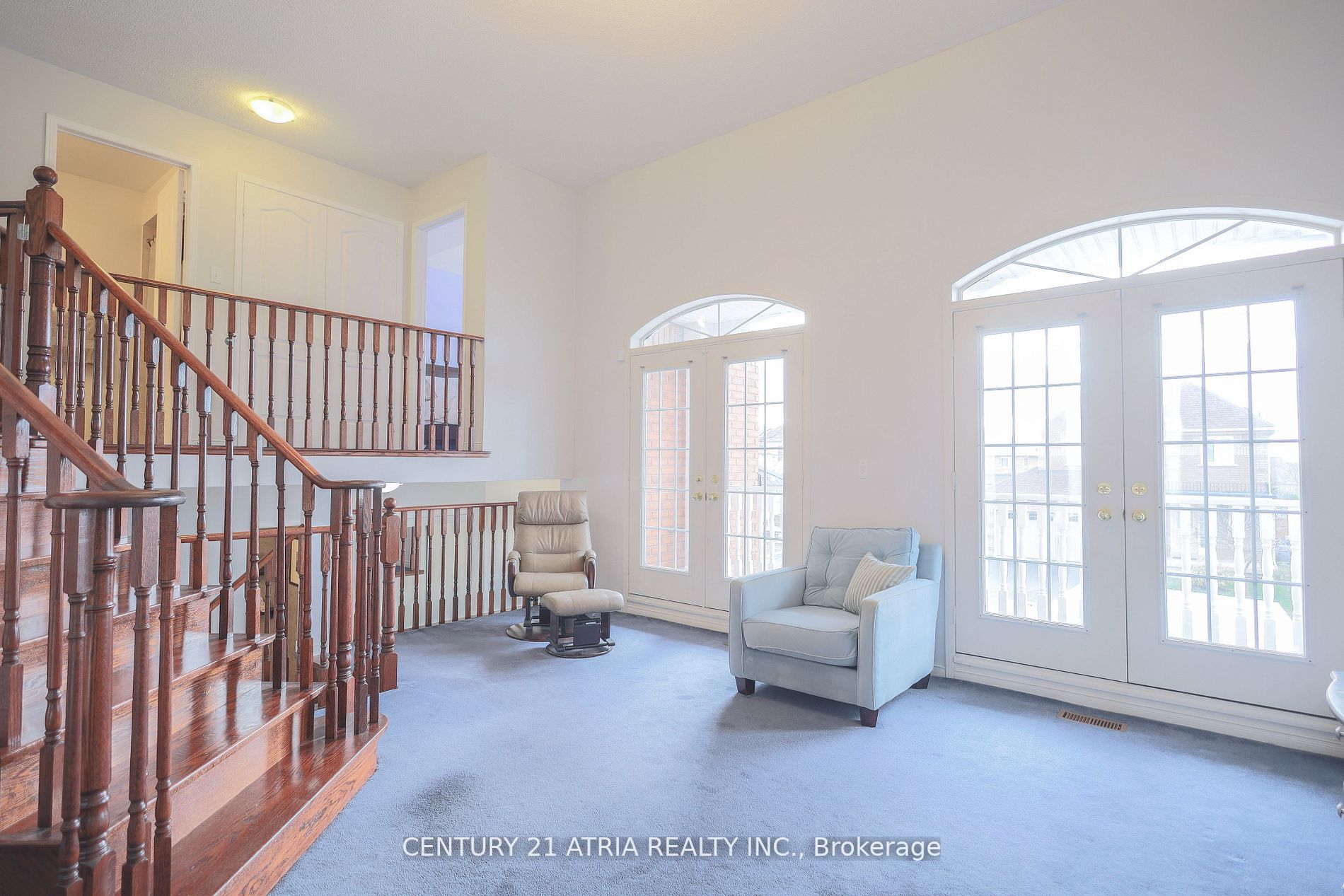 3 Poplar Plains Rd W