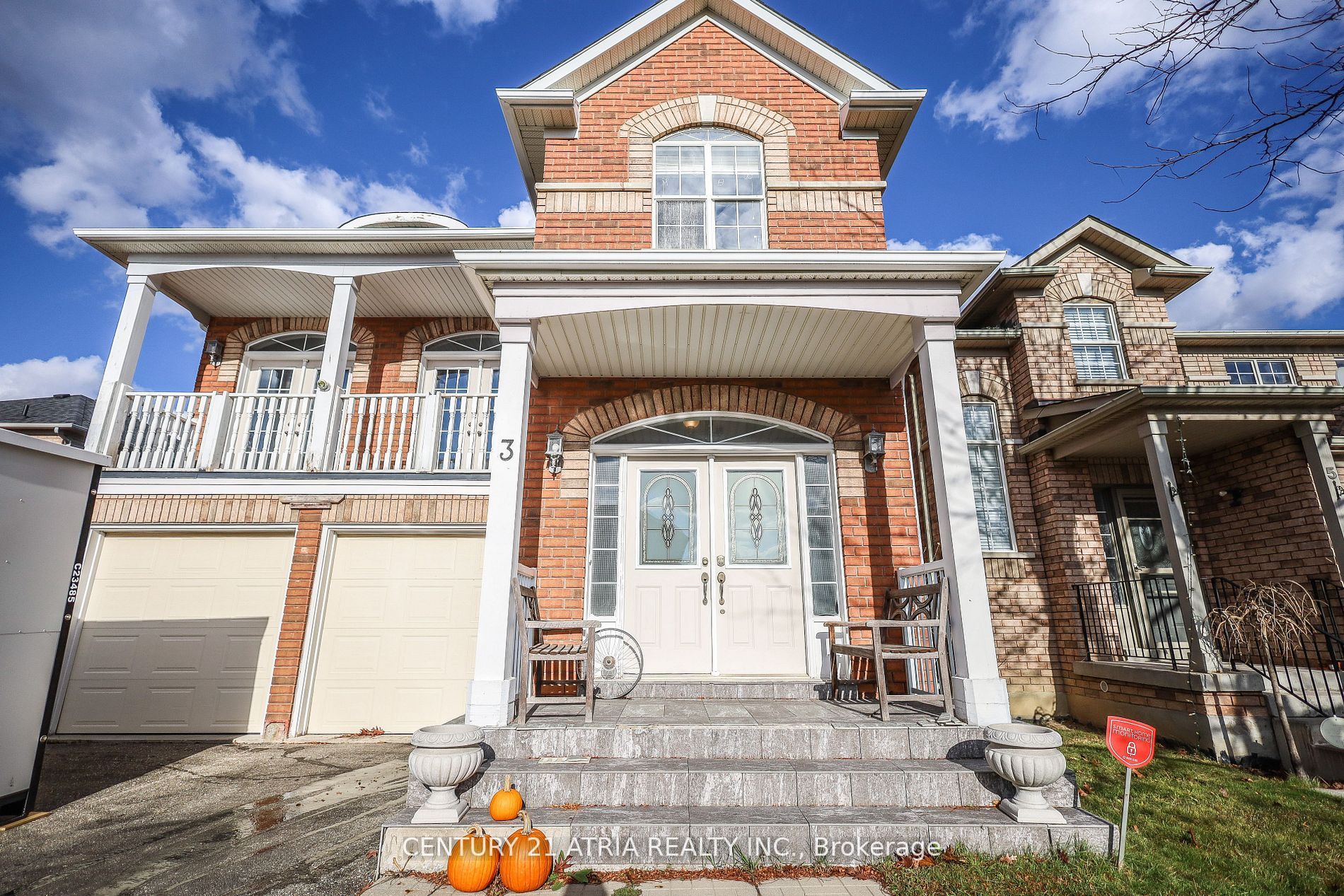 3 Poplar Plains Rd W