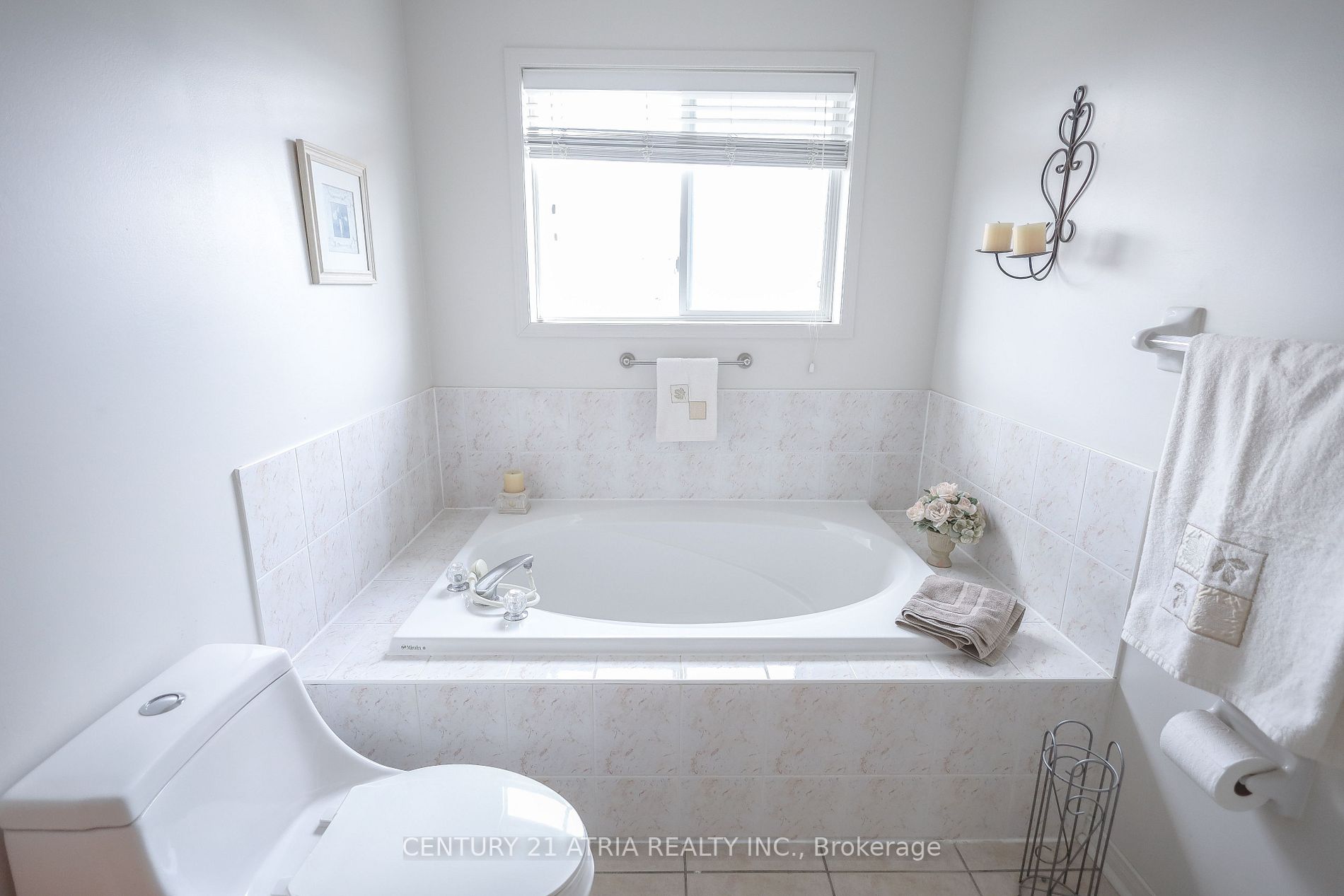 3 Poplar Plains Rd W