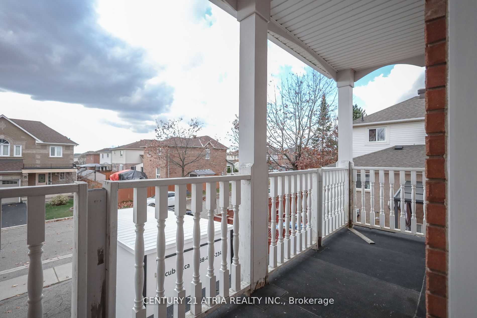 3 Poplar Plains Rd W