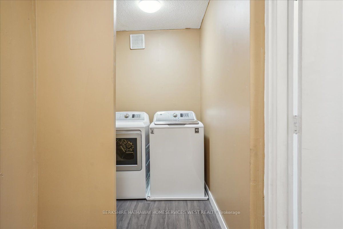 1055 Forestwood Drive, #221