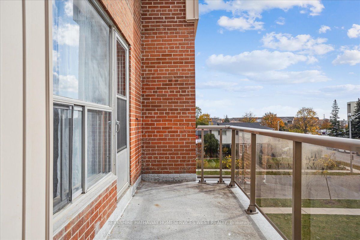 1055 Forestwood Drive, #221