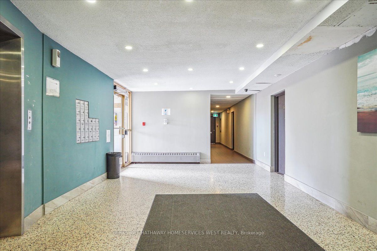 1055 Forestwood Drive, #221