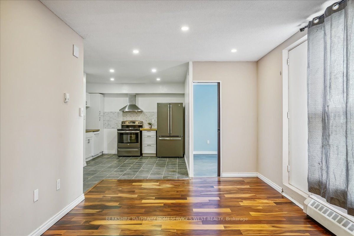 1055 Forestwood Drive, #221