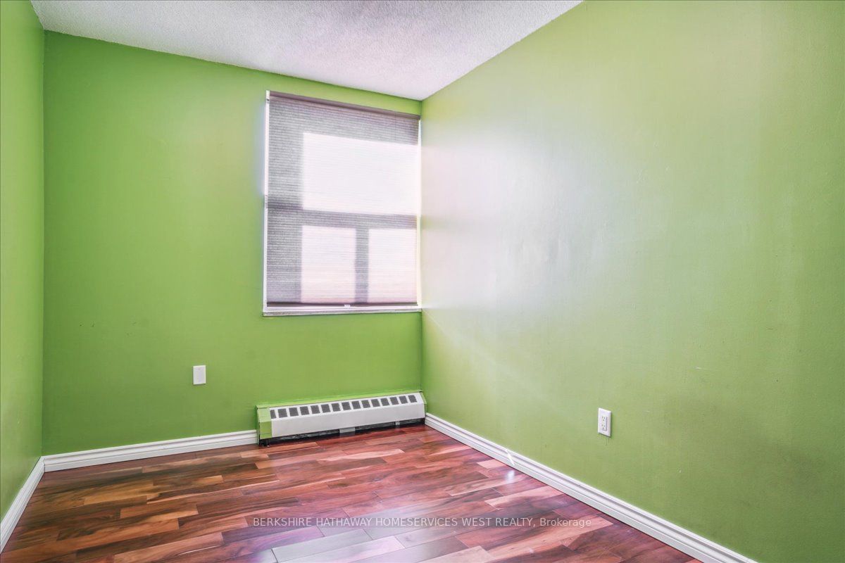 1055 Forestwood Drive, #221