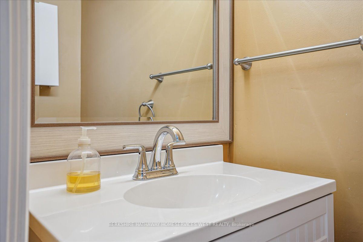 1055 Forestwood Drive, #221
