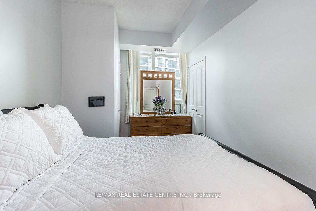 225 Sherway Gardens Road, #206
