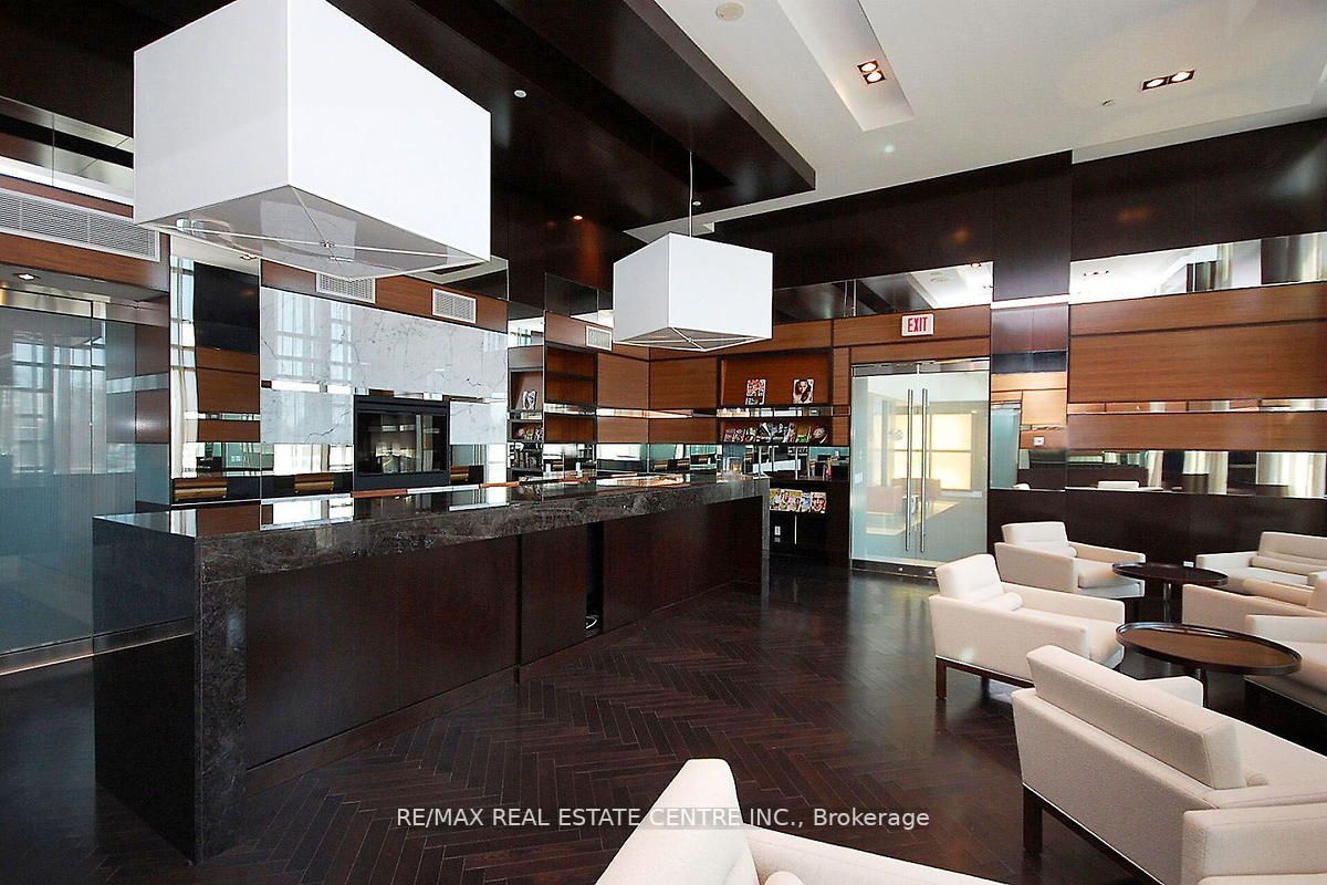 225 Sherway Gardens Road, #206